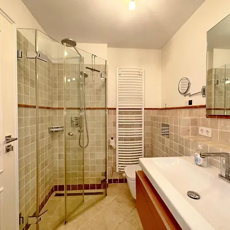 Elisabethstrasse 18, Whg 2 Apartman *